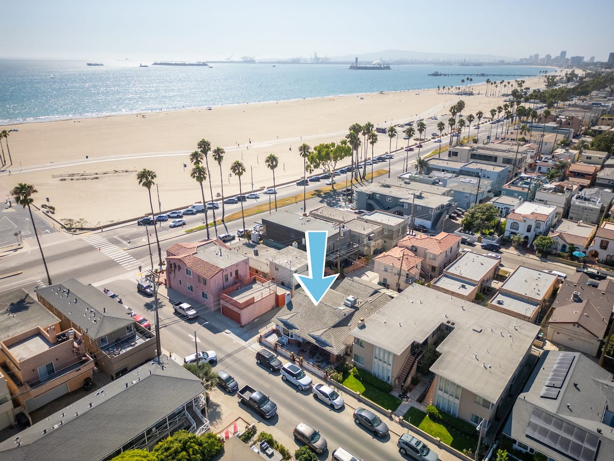 Vacation rental revenue optimization strategy for Airbnb and short-term rentals